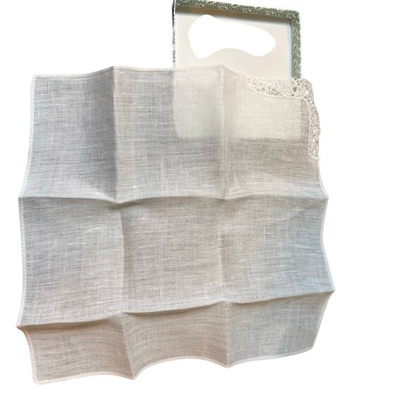 Vtg Irish Linen Wedding Handkerchief White Lace Trim Hanky Something Old - Picture 5 of 5